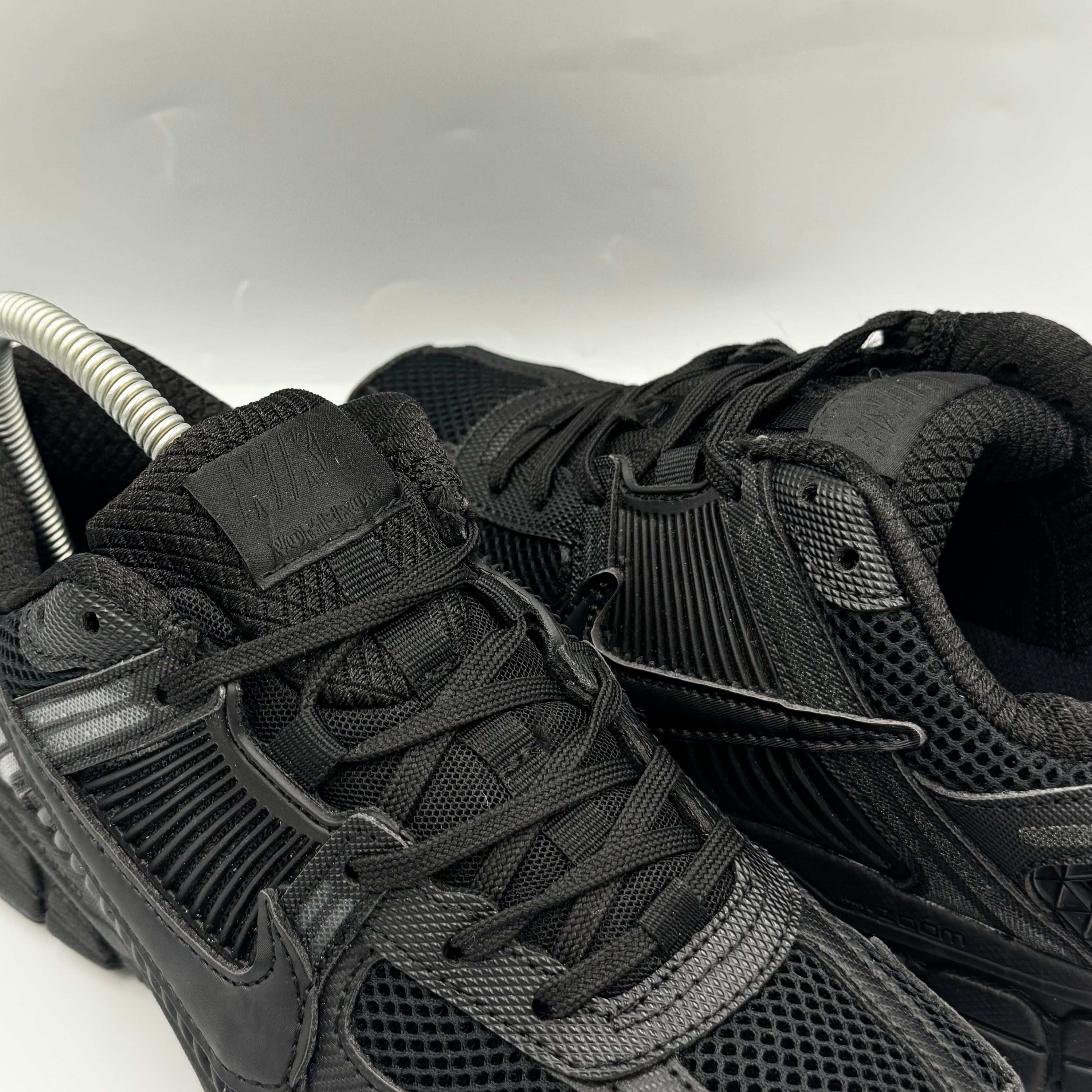 NIKE ZOOM VOMERO 5 BLACK