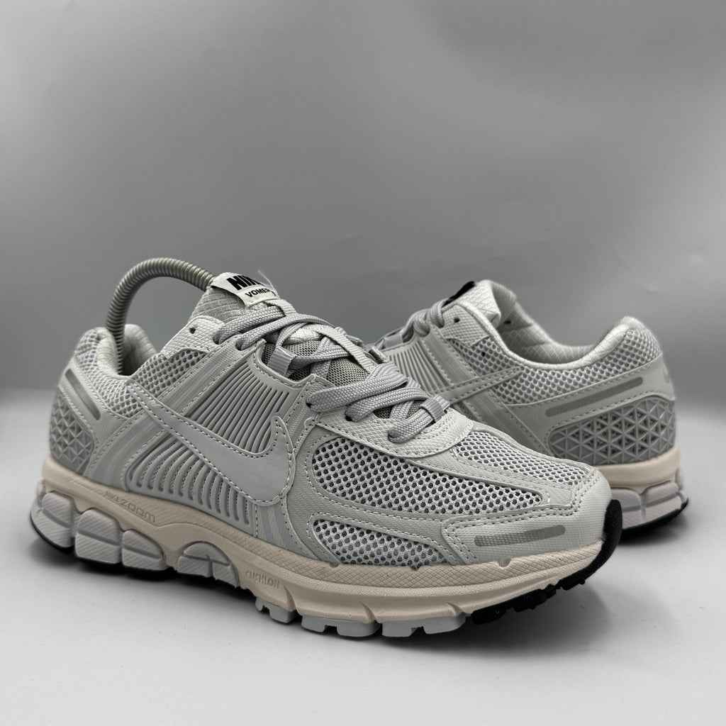 NIKE ZOOM VOMERO 5 GREY