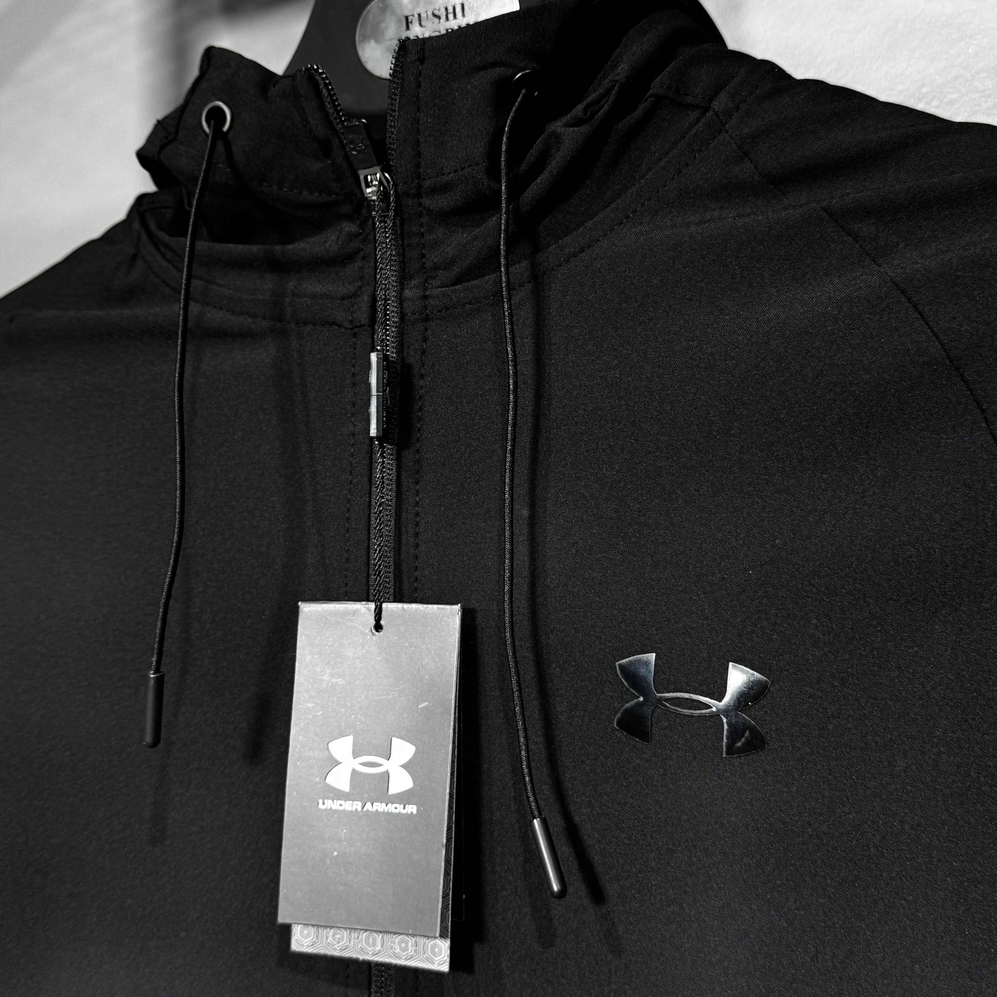 ENSEMBLE UNDER ARMOUR BLACK