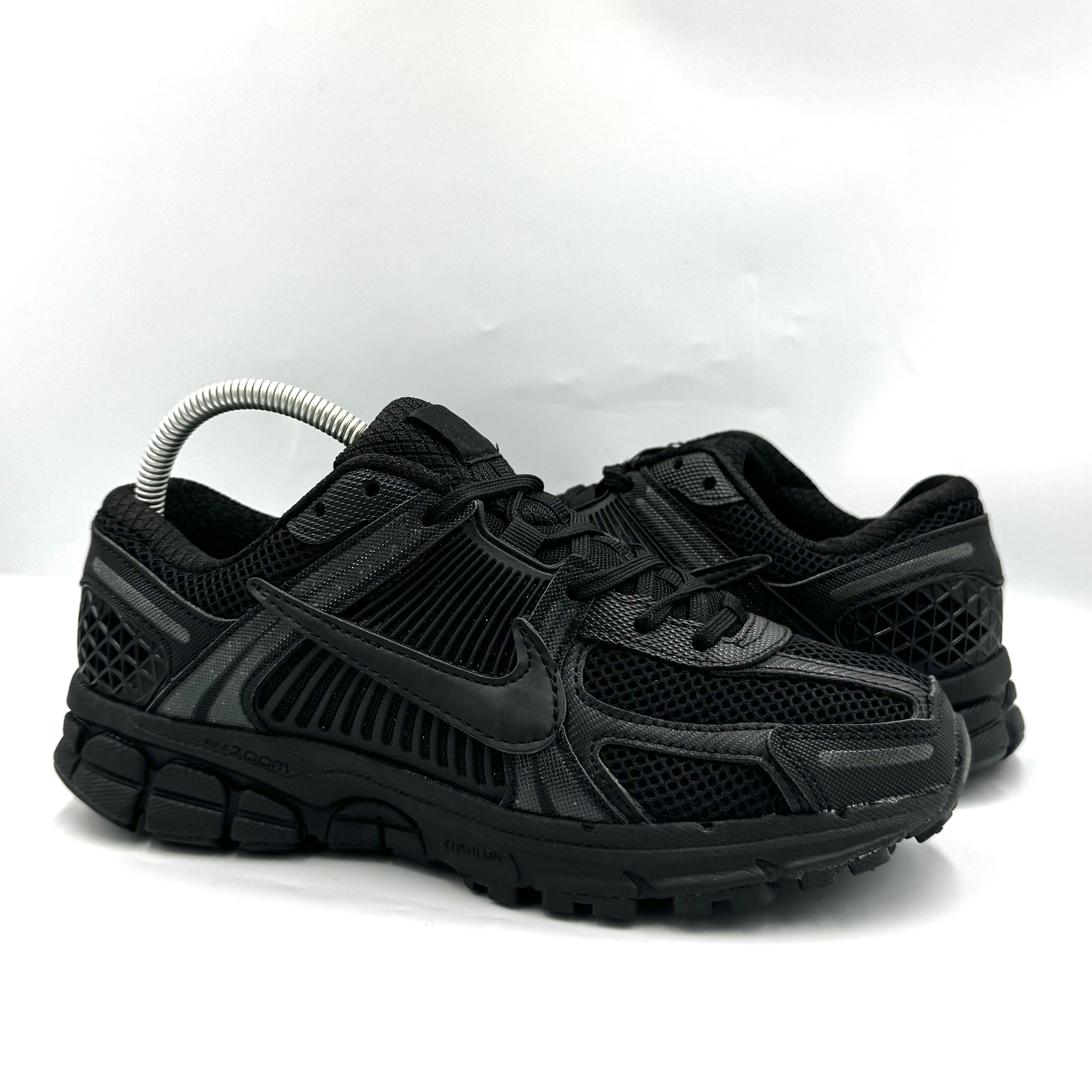 NIKE ZOOM VOMERO 5 BLACK