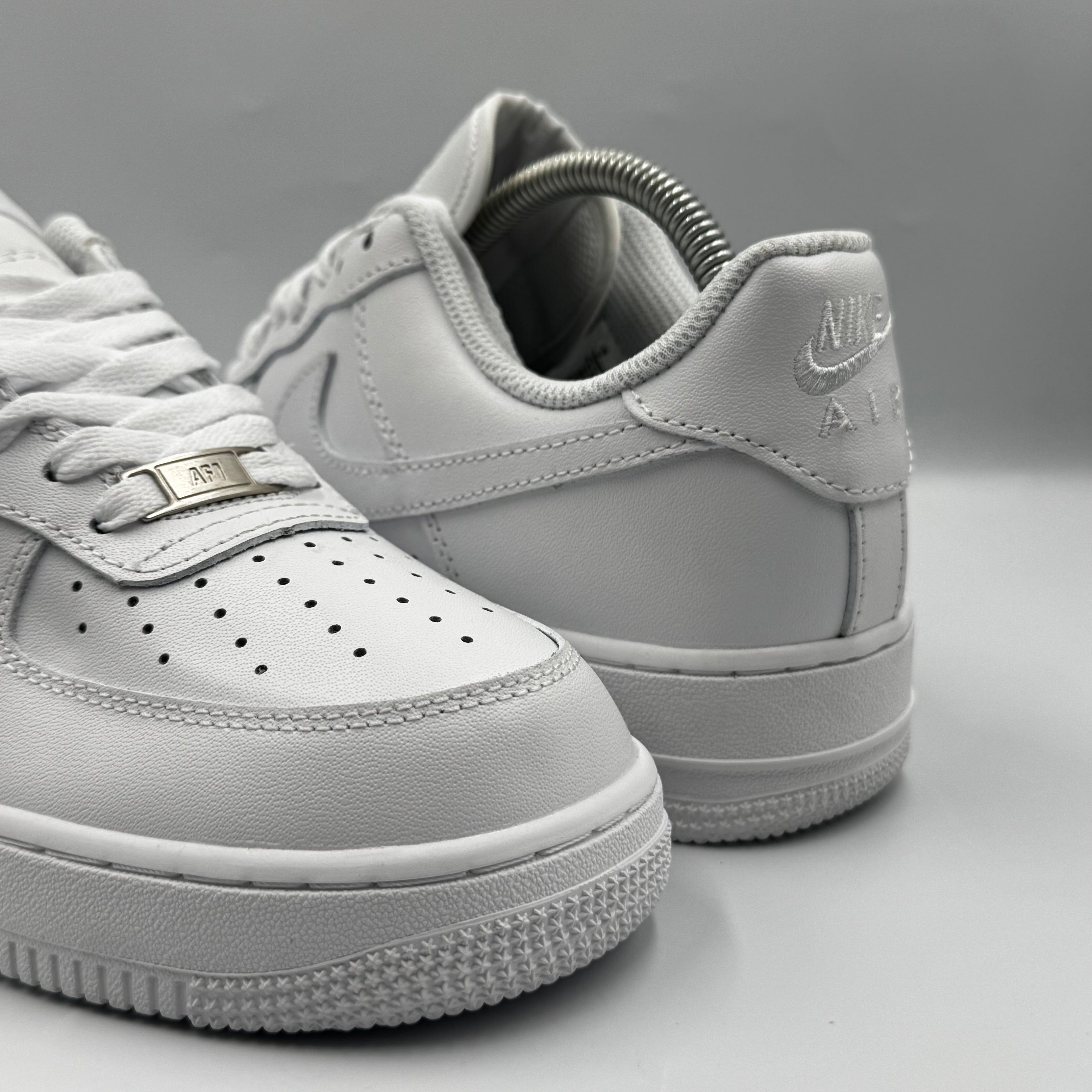 AIR FORCE TRIPLE WHITE ( HIGH QUALITY)