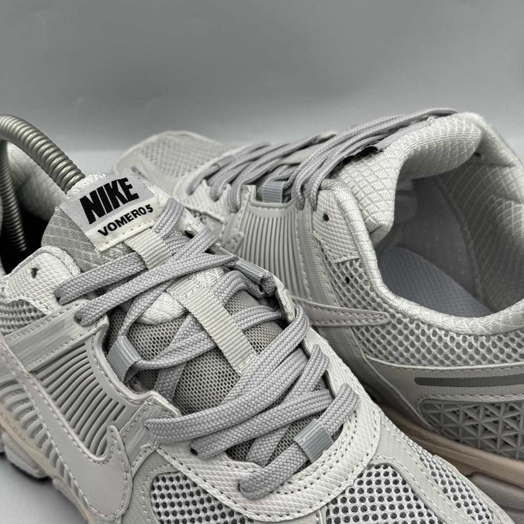 NIKE ZOOM VOMERO 5 GREY