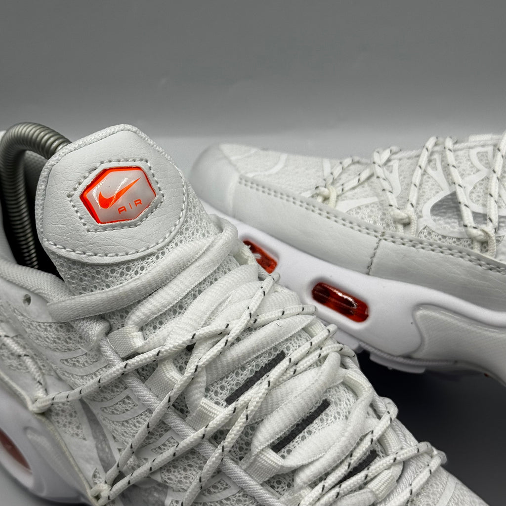 TN AIR UTILITY WHITE ( SUPER GOOD )