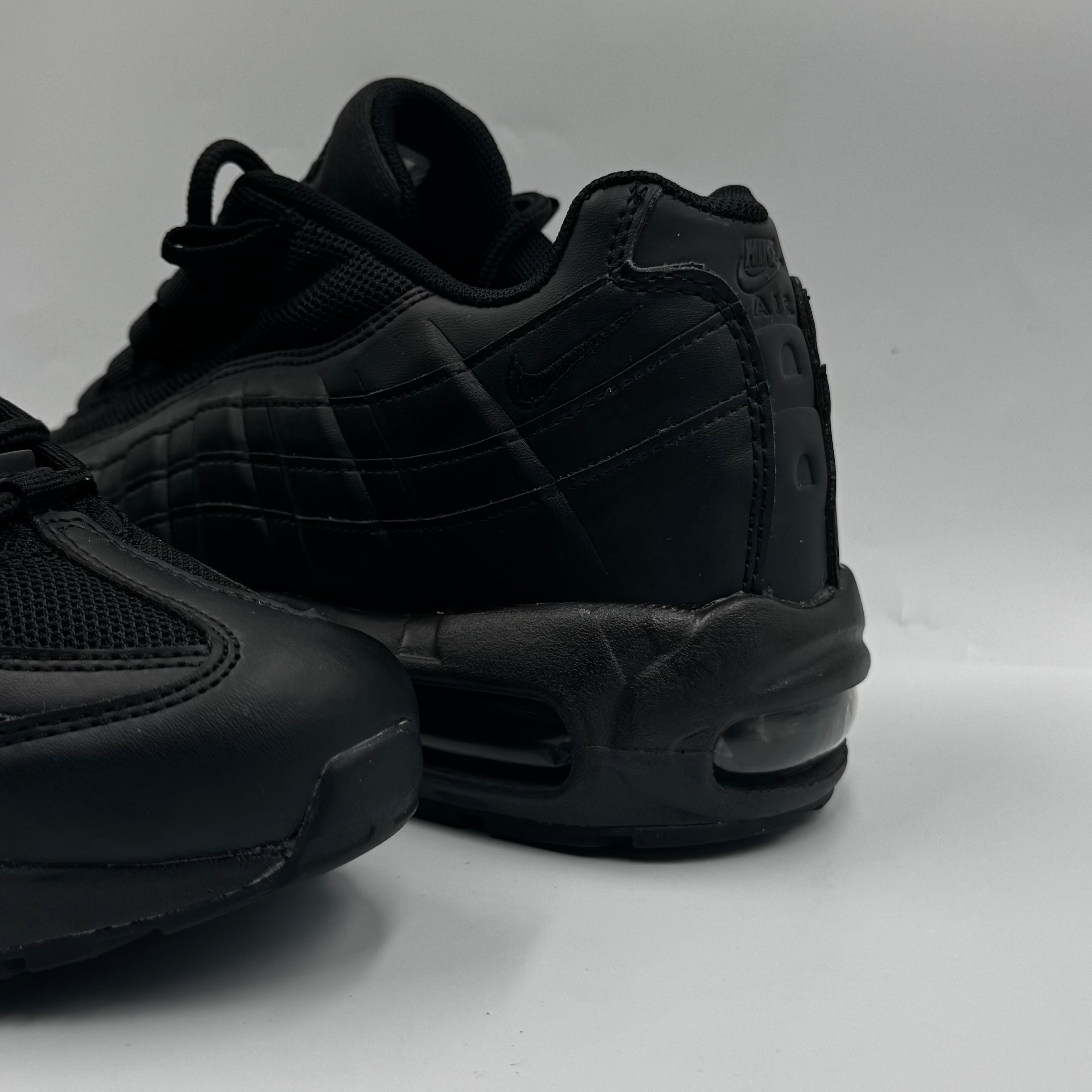 AIR MAX 95 TRIPLE BLACK