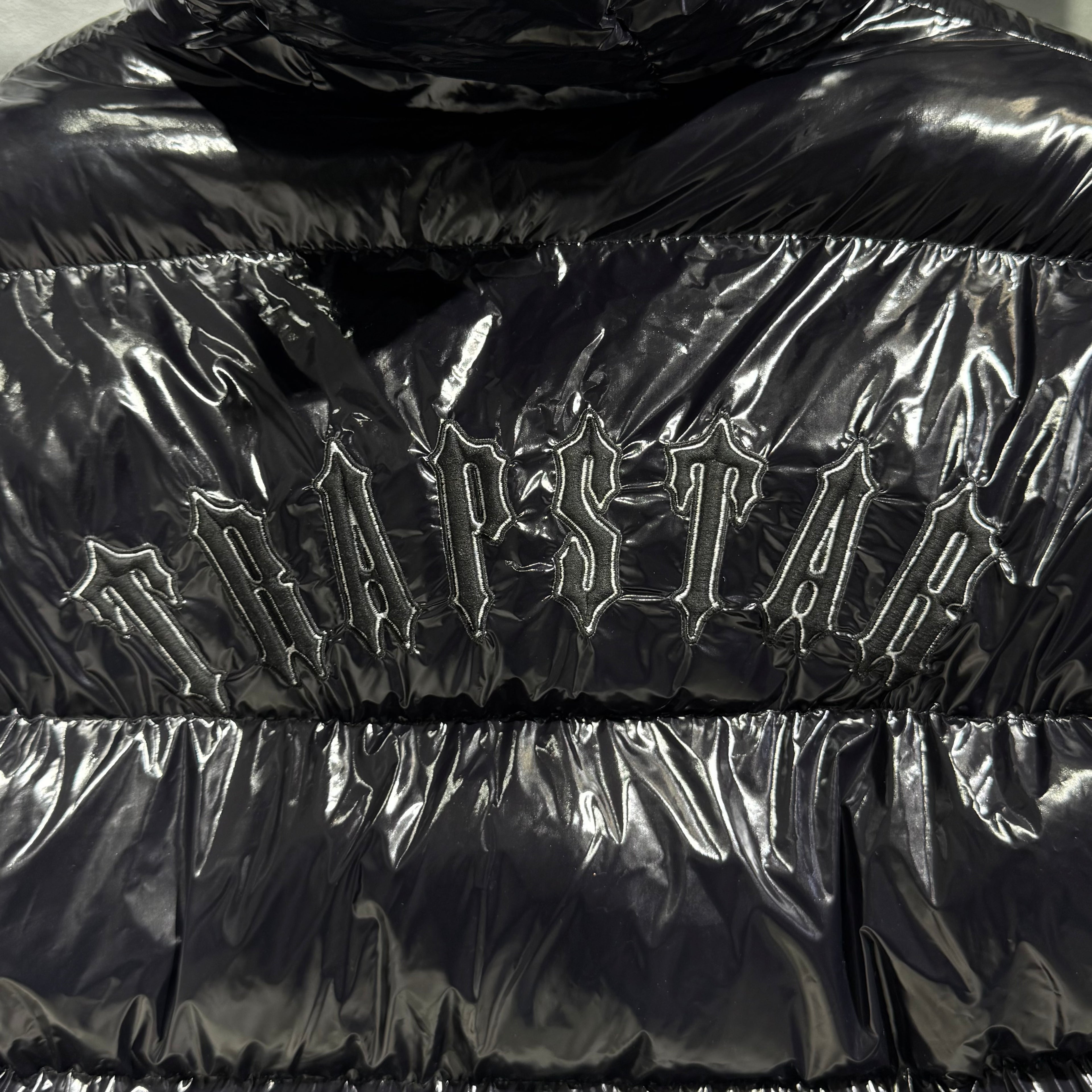 TRAPSTAR SHINY PUFFER JACKET